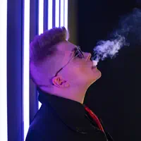 Ouve undefined, vê vídeos de música, lê a biografia, vê as datas da digressão e muito mais!