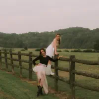 Posłuchaj wykonawcy undefined, obejrzyj teledyski, przeczytaj biografię, zobacz daty tras koncertowych i nie tylko!