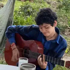 Escucha a alex-, mira vídeos musicales, lee la biografía, consulta fechas de giras y mucho más.