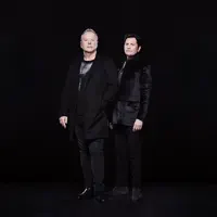收听 undefined、观看音乐视频、阅读小传、查看巡演日期等 ！