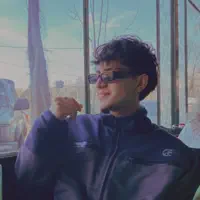 Hör dir undefined an, schau dir Musikvideos an, lies die Biografie, finde Tourdaten und mehr!