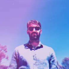 Poslechněte si interpreta Starburst, sledujte hudební videa, přečtěte si životopis, podívejte se na data turné a další informace.