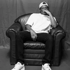 聆聽 Kofi King、觀看音樂影片、閱讀小傳、查看巡演日期等！