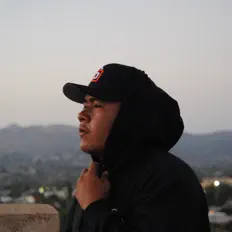 Dengarkan Yblino, tonton video musik, baca bio, lihat tanggal tur & lainnya!