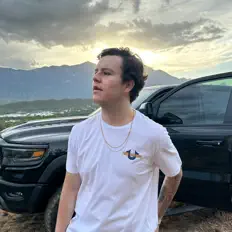 Escucha a ELMANU GOMEZ, mira vídeos musicales, lee la biografía, consulta fechas de giras y mucho más.