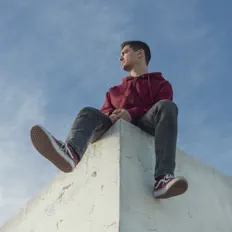 收听 Ballast、观看音乐视频、阅读小传、查看巡演日期等 ！