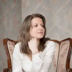 Poslechněte si interpreta Caro Jordanow, sledujte hudební videa, přečtěte si životopis, podívejte se na data turné a další informace.