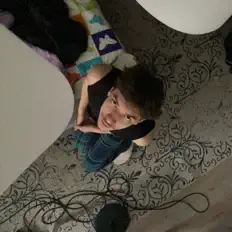 Escucha a DRUGOE, mira videos musicales, lee su biografía, consulta las fechas de las gira y más.