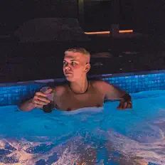 bloodscars dinle, müzik videolarını izle, biyografisini oku, tur tarihlerini ve daha fazlasını gör!