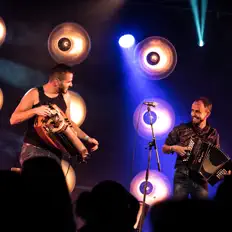 Pichard Vincendeau सुनें, म्यूज़िक वीडियो देखें, बायो पढ़ें, दौरे की तारीखें और बहुत कुछ देखें!