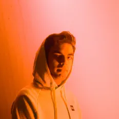 Ktpを聴いたり、ミュージックビデオを鑑賞したり、経歴やツアー日程などを確認したりしましょう！