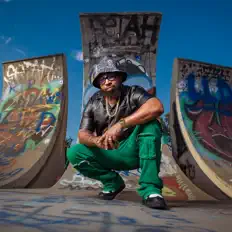 Dengarkan Jason Clayborn & Thee Ensemble, tonton video musik, baca bio, lihat tanggal tur & lainnya!
