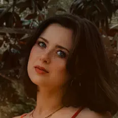 Ouve Lucibelle, vê vídeos de música, lê a biografia, vê as datas da digressão e muito mais!
