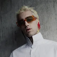 聆聽 Camporeale、觀看音樂影片、閱讀小傳、查看巡演日期等！