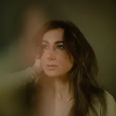 聆聽 Michelle Brooke、觀看音樂影片、閱讀小傳、查看巡演日期等！