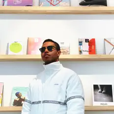 Poslechněte si interpreta 90 the Artist, sledujte hudební videa, přečtěte si životopis, podívejte se na data turné a další informace.