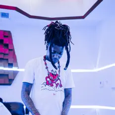 Luh T5을(를) 듣고, 뮤직 비디오를 보고, 약력을 읽고, 투어 일정 등을 확인하세요!