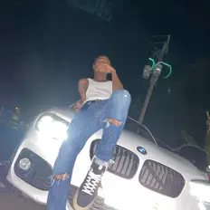 聆聽 Kabanni、觀看音樂影片、閱讀小傳、查看巡演日期等！