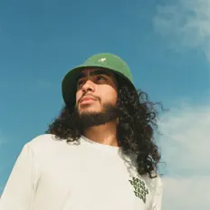 Dengarkan Devin Roy, tonton video musik, baca bio, lihat tanggal tur & lainnya!