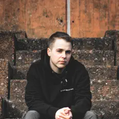 Poslechněte si interpreta Lars Kamphausen, sledujte hudební videa, přečtěte si životopis, podívejte se na data turné a další informace.