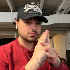 NICK PAPIを聴いたり、ミュージックビデオを鑑賞したり、経歴やツアー日程などを確認したりしましょう！