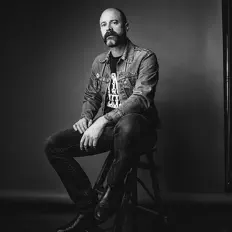 Ouve Erik Alesi, vê vídeos de música, lê a biografia, vê as datas da digressão e muito mais!