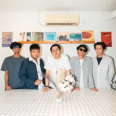 收听 Upleaf、观看音乐视频、阅读小传、查看巡演日期等 ！