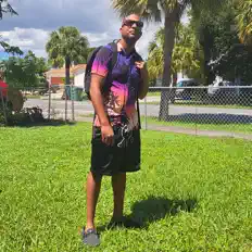 Escucha a The DMV, mira vídeos musicales, lee la biografía, consulta fechas de giras y mucho más.