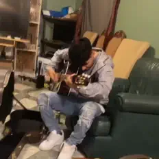 Edwin Cedilloを聴いたり、ミュージックビデオを鑑賞したり、経歴やツアー日程などを確認したりしましょう！