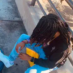 收听 JaayLA、观看音乐视频、阅读小传、查看巡演日期等 ！