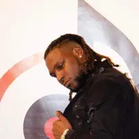 Écoutez undefined, regardez des vidéoclips, lisez la biographie, consultez les dates de tournée et plus encore !