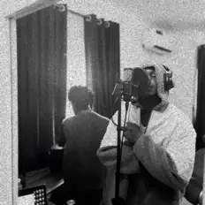 Escucha a Kuam, mira videos musicales, lee su biografía, consulta las fechas de las gira y más.