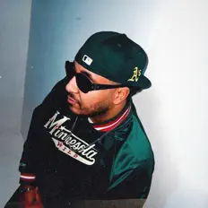 收听 Massa Moon、观看音乐视频、阅读小传、查看巡演日期等 ！