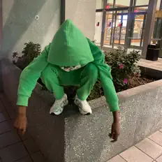 聆聽 lilsirturnt、觀看音樂影片、閱讀小傳、查看巡演日期等！