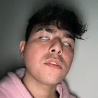 聆聽 undefined、觀看音樂影片、閱讀小傳、查看巡演日期等！