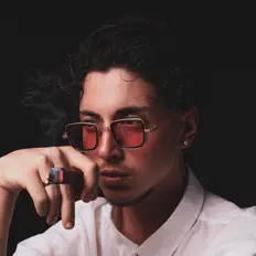 Doğukan Ulutaşを聴いたり、ミュージックビデオを鑑賞したり、経歴やツアー日程などを確認したりしましょう！