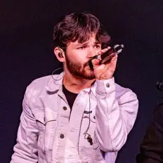 Ascolta Josh Rivera, guarda video musicali, leggi la biografia, vedi le date del tour & altro!