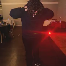 聆聽 Bad Man Jay、觀看音樂影片、閱讀小傳、查看巡演日期等！