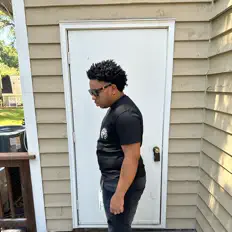 聆聽 1lilsosa、觀看音樂影片、閱讀小傳、查看巡演日期等！