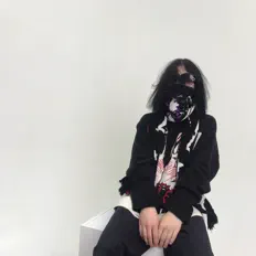 KULLT सुनें, म्यूज़िक वीडियो देखें, बायो पढ़ें, दौरे की तारीखें और बहुत कुछ देखें!