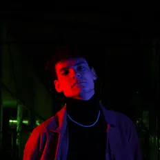 Posłuchaj wykonawcy maffin, obejrzyj teledyski, przeczytaj biografię, zobacz daty tras koncertowych i nie tylko!