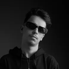 Escucha a South Lines, mira videos musicales, lee su biografía, consulta las fechas de las gira y más.