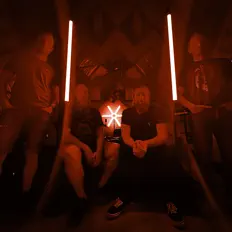 收听 Love Sex Machine、观看音乐视频、阅读小传、查看巡演日期等 ！