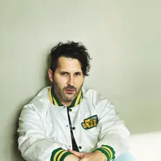 Ouça Whisperhawk, assista a videoclipes, leia a biografia, veja as datas das turnês e mais!