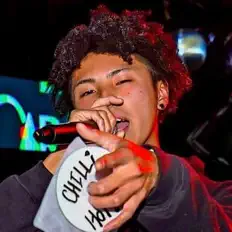 聆聽 Tenshhhhhu、觀看音樂影片、閱讀小傳、查看巡演日期等！