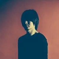 聆聽 undefined、觀看音樂影片、閱讀小傳、查看巡演日期等！