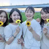 Escucha a undefined, mira videos musicales, lee su biografía, consulta las fechas de las gira y más.