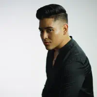 Escucha a undefined, mira vídeos musicales, lee la biografía, consulta fechas de giras y mucho más.