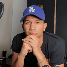 聆聽 Belanco、觀看音樂影片、閱讀小傳、查看巡演日期等！