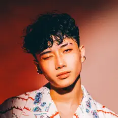 Escucha a Axel Brizzy, mira videos musicales, lee su biografía, consulta las fechas de las gira y más.